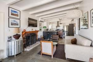 Cuina o zona de cuina de Popular Homestead! Location, Stargaze, Views!