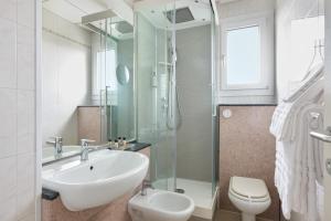 Ванная комната в Hotel Croce Di Malta