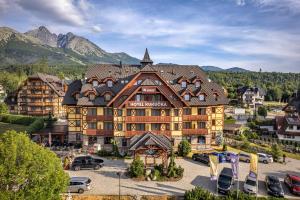Ein allgemeiner Bergblick oder ein Berglick von des Hotels aus