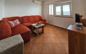 Posezení v ubytování Apartment Podaca With Sea View 307