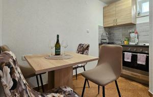 Kuchyň nebo kuchyňský kout v ubytování Apartment Podaca With Sea View 307