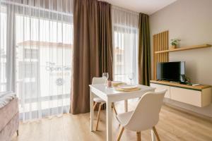 Imagen de la galería de Open Sea Panorama Residence, en Obzor 135 fotos más