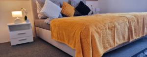 Postel nebo postele na pokoji v ubytování 3-room apartment Linz