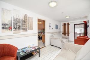 Kuchyňa alebo kuchynka v ubytovaní 6RoomS HÉVÍZ-BALATON