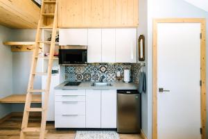 Φωτογραφία από το άλμπουμ του Bikepack Basecamp σε Nordegg +38 φωτογραφίες