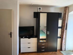 TV a/nebo společenská místnost v ubytování Studio 2 in Punat - Insel Krk