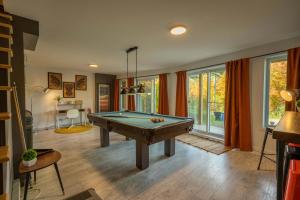 Spa and Pool Table - Le Picasso撞球桌
