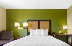 Postel nebo postele na pokoji v ubytování Extended Stay America Suites - Austin - Southwest