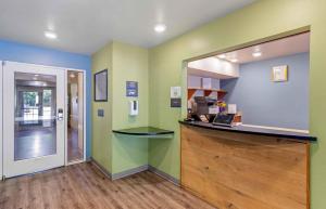Η κουζίνα ή μικρή κουζίνα στο Extended Stay America Select Suites - Atlanta - Chamblee