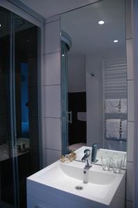 Bilik mandi di Lavan +28 gambar