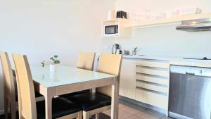Dapur atau dapur kecil di Darwin Harbour Suite