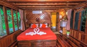 Katil atau katil-katil dalam bilik di River View Resort At Chaewlan