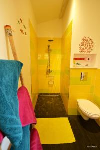 Koupelna v ubytování Poz Lagon - chambre d'hôtes - Bungalow pour 2 personnes - Jacuzzi privatif - petit déjeuner - Vue sur le lagon