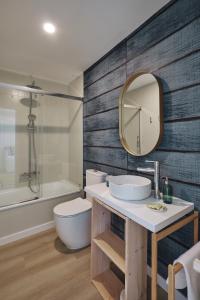 Et badeværelse på Apartamentos Atlantis