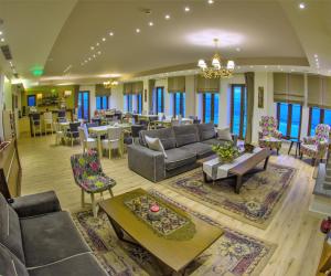 Posedenie v ubytovaní Arktos Hotel