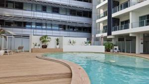 Kolam renang di atau dekat dengan Darwin Harbour Suite