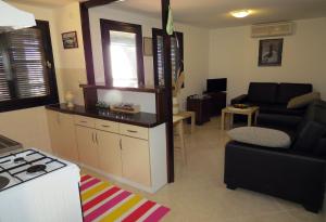 Kuchyňa alebo kuchynka v ubytovaní Holiday home Josipovic
