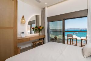 Φωτογραφία από το άλμπουμ του Aqua Pearl Milos στον Αδάμαντα