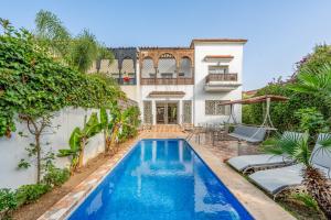 Piscina de la sau aproape de villa 31 de luxe avec Piscine hot gamme