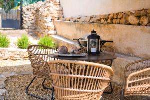 Billede fra billedgalleriet på Calm private garden seaview shared pool parking i Bandol