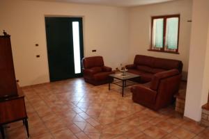 A seating area at La Casa de Anto'