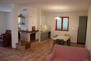 A kitchen or kitchenette at La Casa de Anto'