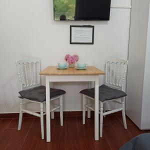TV a/nebo společenská místnost v ubytování Apartman Tristan