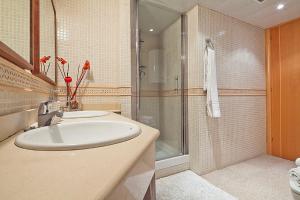 Koupelna v ubytování Aparthotel Rambla108 + 37 fotografií