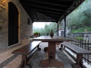 Balkoni atau teres di Levantes Mansion +41 gambar