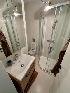 Vannituba majutusasutuses Kutloch Lebenski +14 fotot