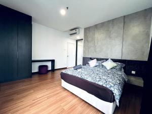 Ένα ή περισσότερα κρεβάτια σε δωμάτιο στο Sterling Homes at i-City - WiFi TV Box 1 Carpark