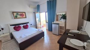 Hotel Sirena客房内的一张或多张床位