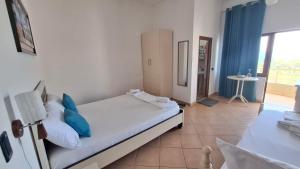 Hotel Sirena客房内的一张或多张床位