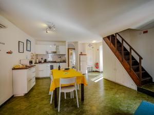 A kitchen or kitchenette at El Nin Apartment with Terrace