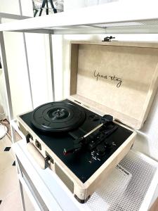 a stove in an oven in a refrigerator at Konkuk-SeongSu Goznuk Stay in Seoul +14 photos