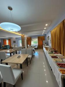 Afbeelding uit fotogalerij van Diamond Beach Residence Hotel in Durrës