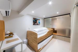 Slowon Hostel 슬로우온 호스텔 홍대 객실 침대