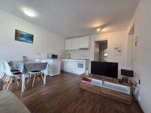 A kitchen or kitchenette at Apartment Bruneck Central