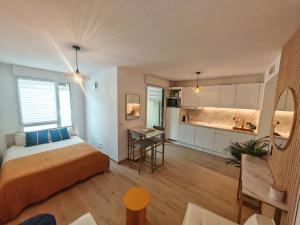 Η κουζίνα ή μικρή κουζίνα στο SEA SIDE - Rooftop Pool SeaView