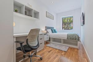 Cama o camas de una habitación en Modern Leeds city centre 2BR Apt - Sleep 8 26 fotos más