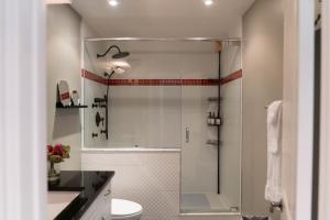 Gallery image of Cozy Private Suite with heated pool in Elora