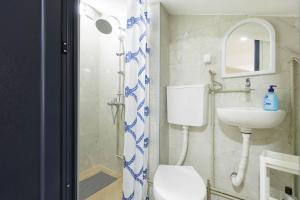 Koupelna v ubytování Sky House Berovo + 58 fotografií