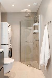 Bilik mandi di Quiet luxury in the heart of Oslo