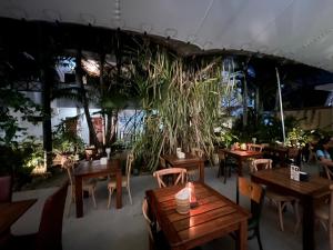Εστιατόριο ή άλλο μέρος για φαγητό στο 27 Cafe Zanzibar Airport Hotel