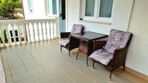 Ein Balkon oder eine Terrasse in der Unterkunft Villa Dusper