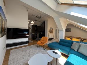 TV a/nebo společenská místnost v ubytování Luxury Titova Street Apartment Sarajevo