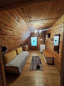 A bed or beds in a room at BIO-Peisingerhof