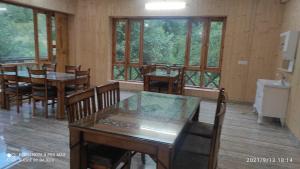Gallery image of Hotel O Kamal Guest House Tirthan in Banjār