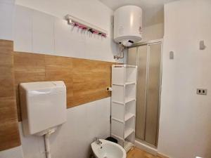 Bilik mandi di FOPPOLO apt.C101