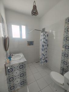 Ένα μπάνιο στο Villa dar nina hergla